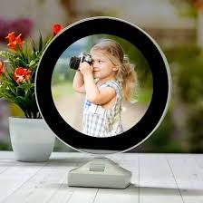 Simple Light Frame Round